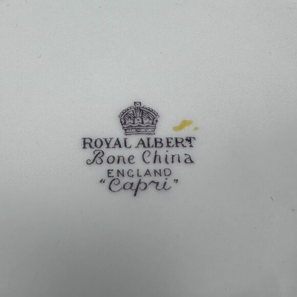 Royal Albert Capri Vegetable Dishes / Bowls White Gold Oval Bone China Lot of 2 - Picture 6 of 7